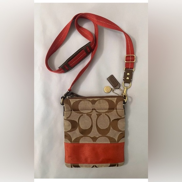 COACH SIGNATURE SWINGPACK‎ CROSS CROSSBODY BAG BEIGE & ORANGE  PURSE - Picture 1 of 13